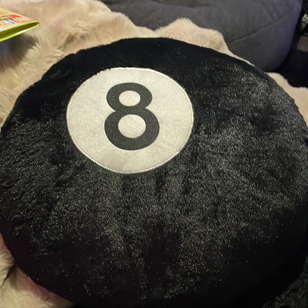 ( 8 ) BALL 🎱 pillow , sooooo soft !!! Very neat !! Brand new